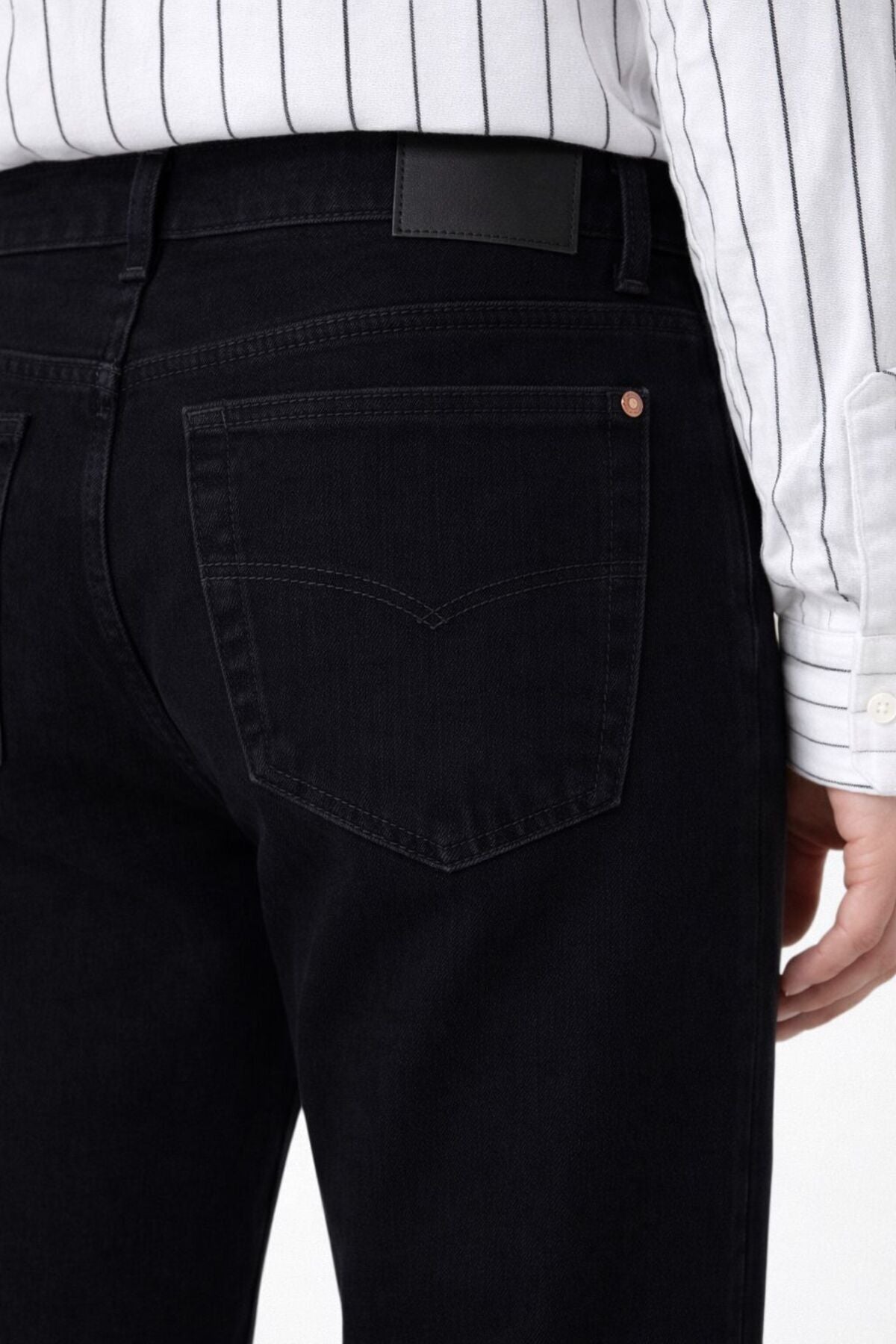 Erkek Yıkamalı Siyah Straight Fit Düz Paça Kot Pantolon