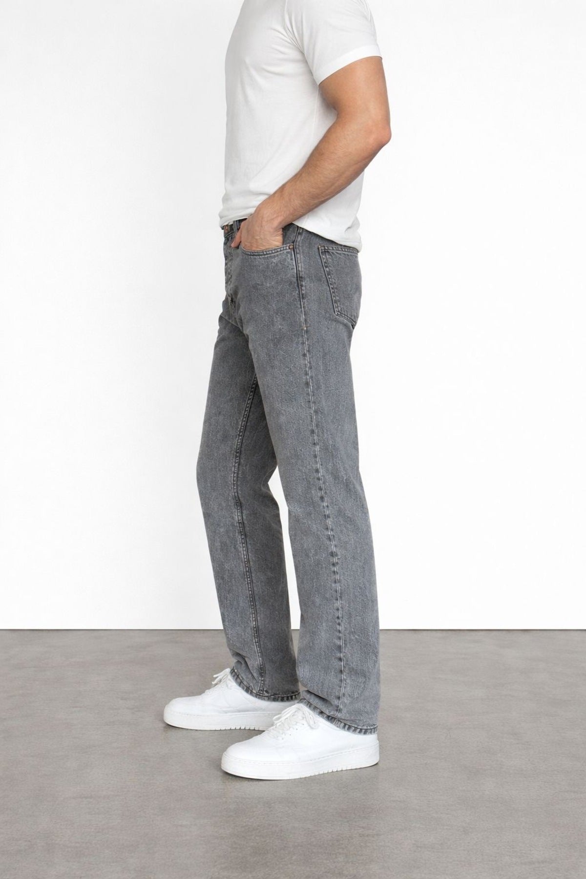 Erkek Gri Yıkamalı Straight Fit Jean Pantolon – Rahat Kalıp, Günlük Şık Denim