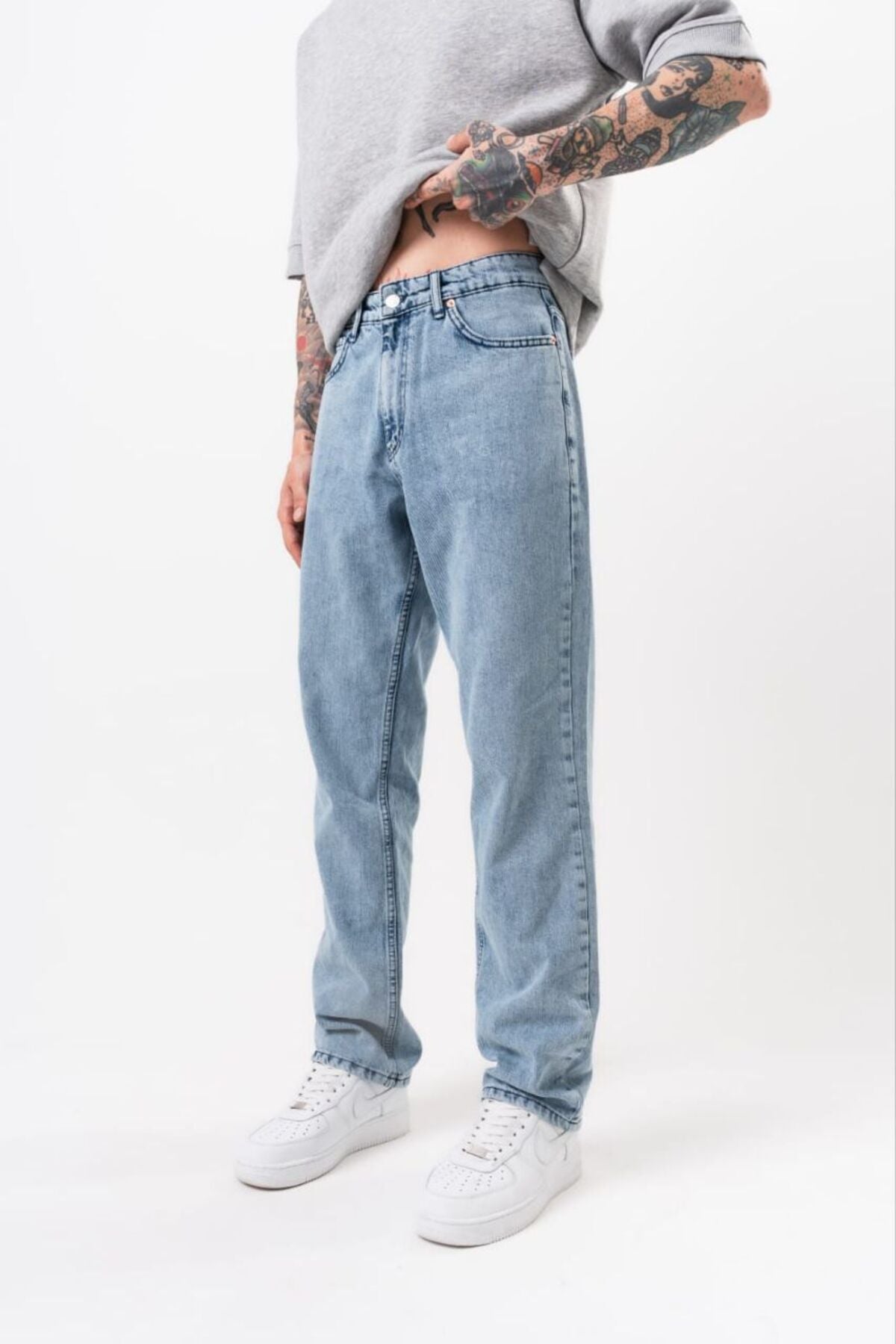 2025 Trend Model Baggy Jeans