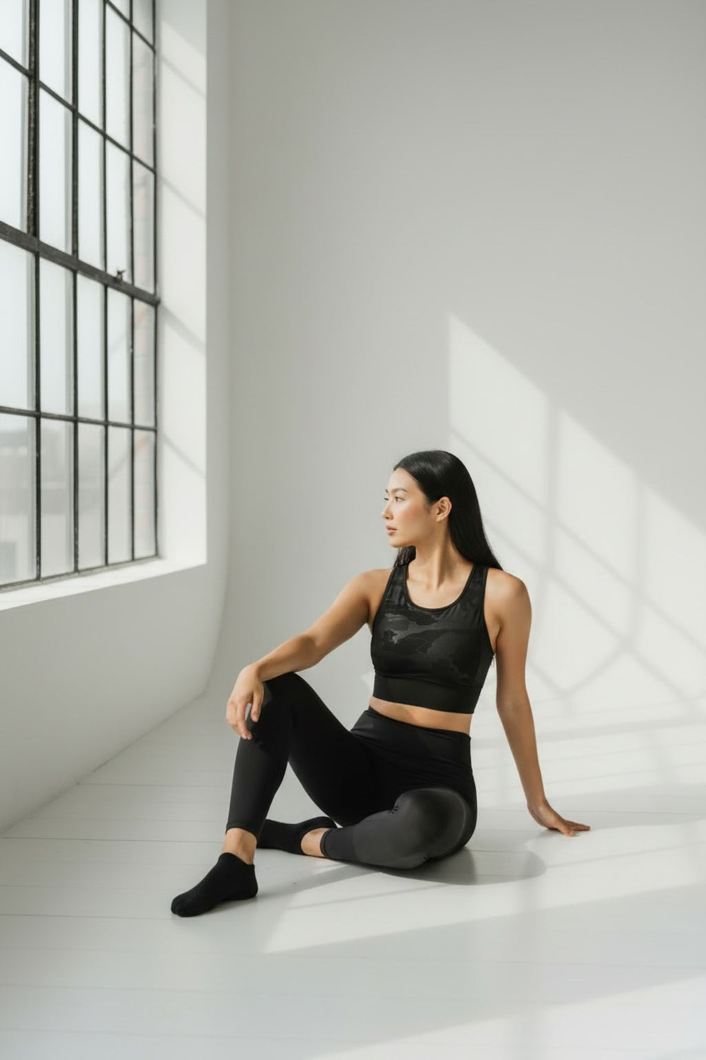 Kadın Siyah Kamuflaj Desenli Spor Büstiyer Crop Top Fitness Yoga Pilates Antrenman Atlet