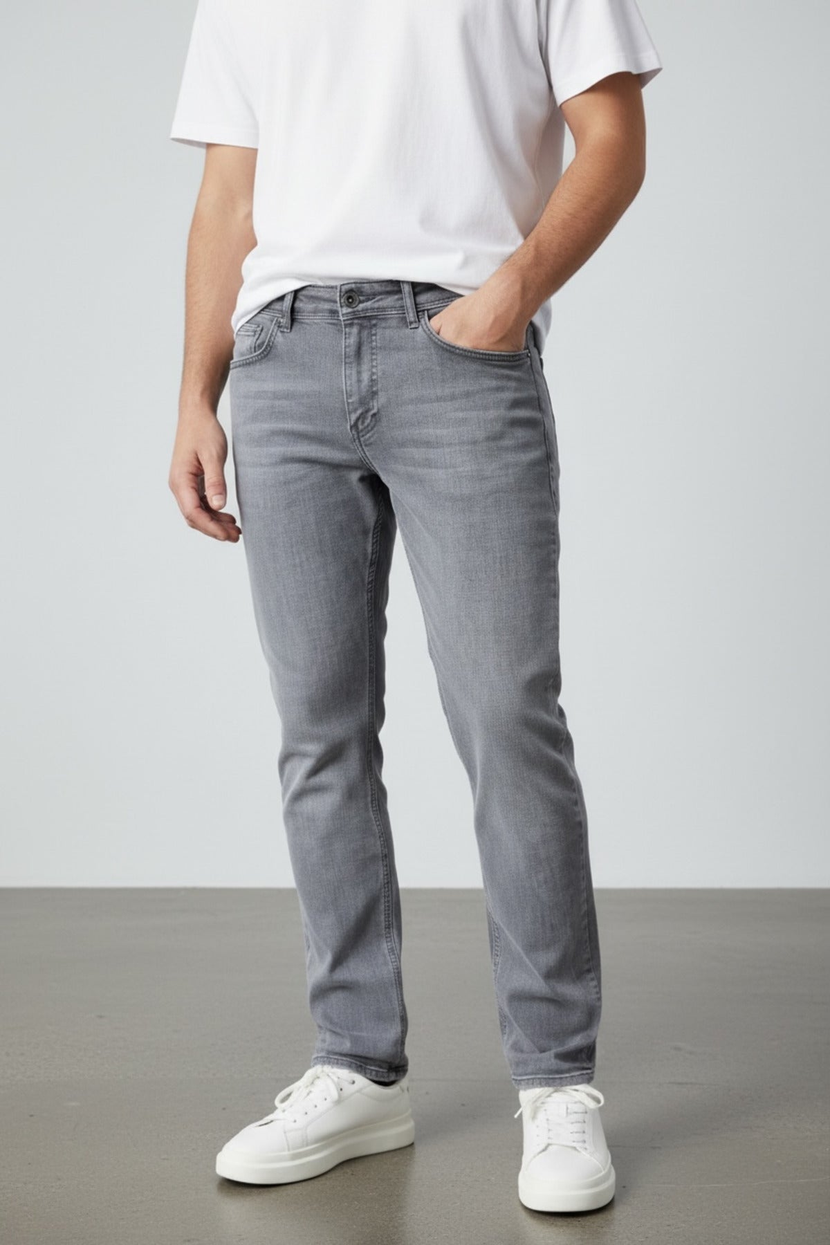 Erkek Regular Fit Likralı Jean Pantolon Gri Renk Düz Paça Rahat Kalıp Denim Kot