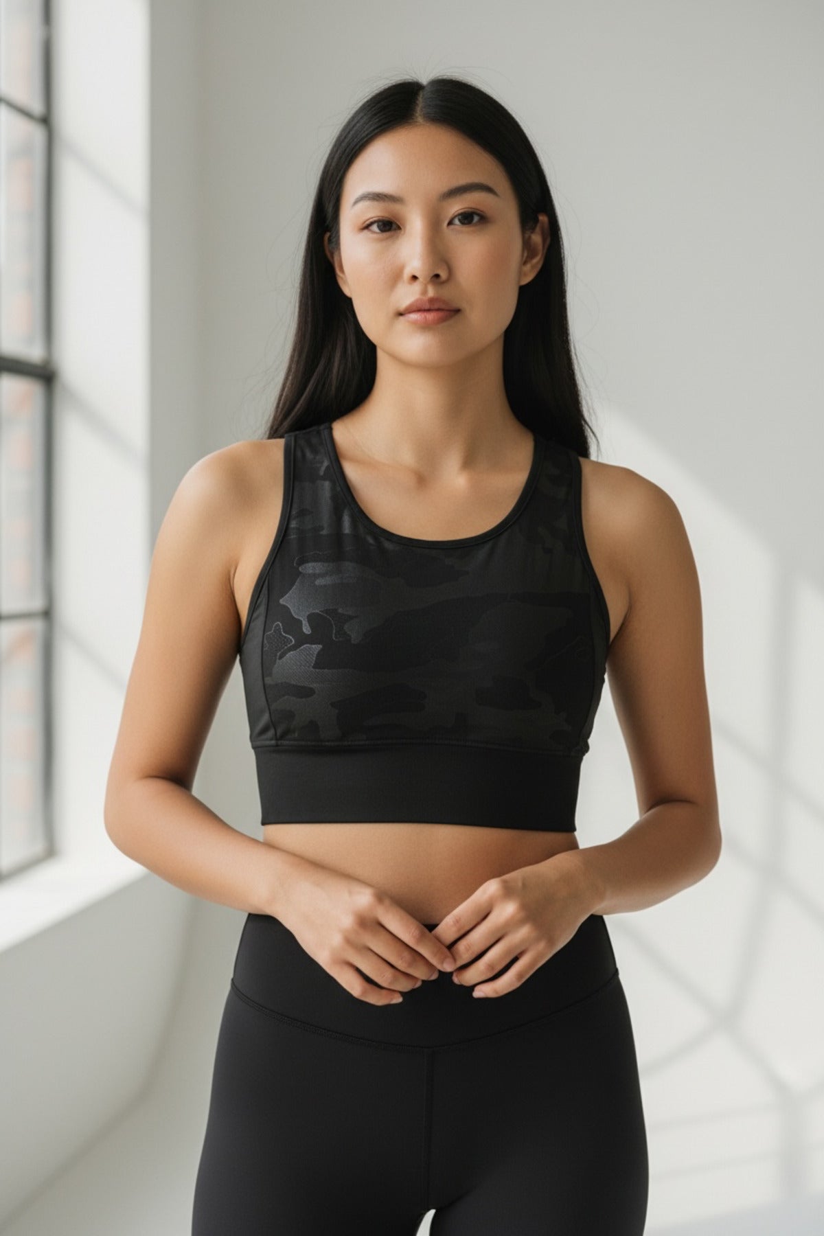Kadın Siyah Kamuflaj Desenli Spor Büstiyer Crop Top Fitness Yoga Pilates Antrenman Atlet