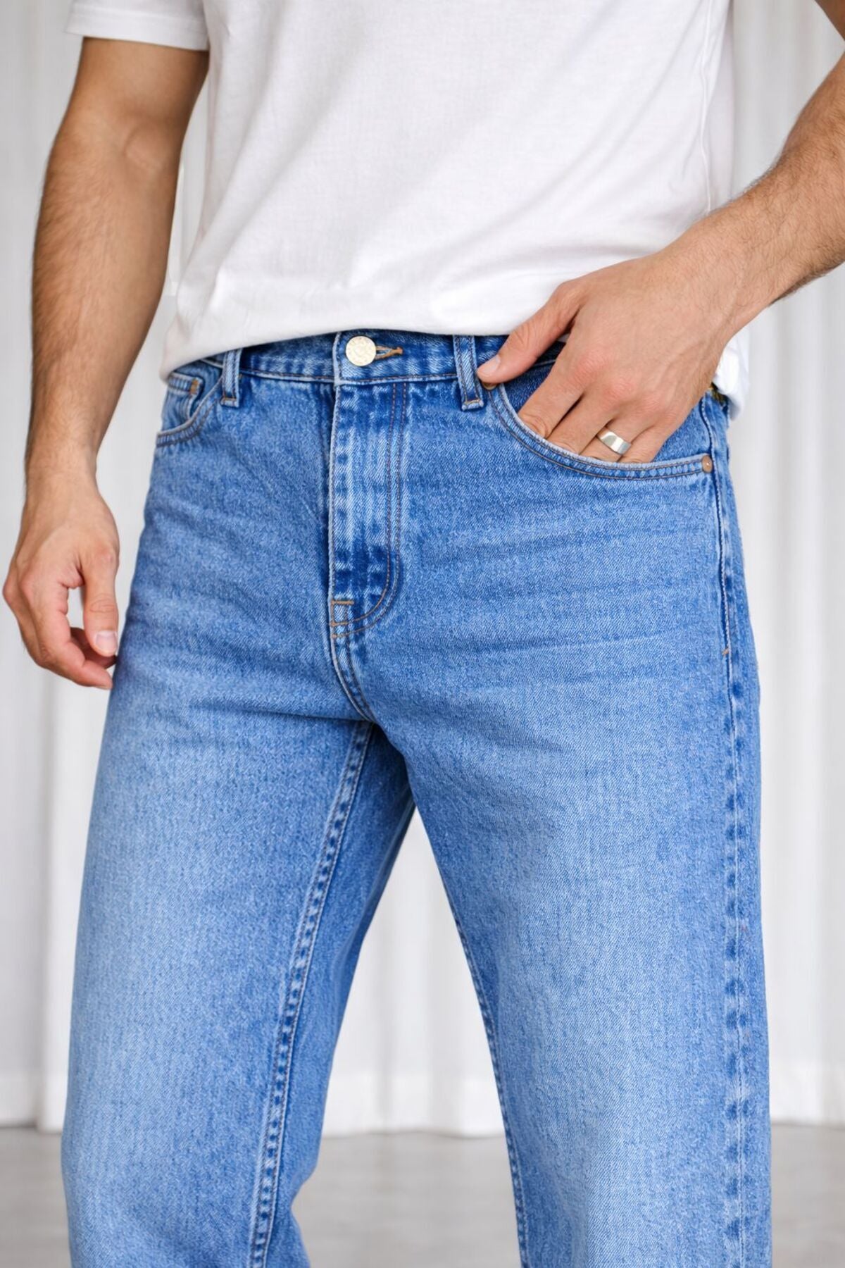 Erkek Mavi Taşlamalı Rahat Kalıp Geniş Paça Pantolon Modern Kesim Günlük Şık Basic Denim Pantolon