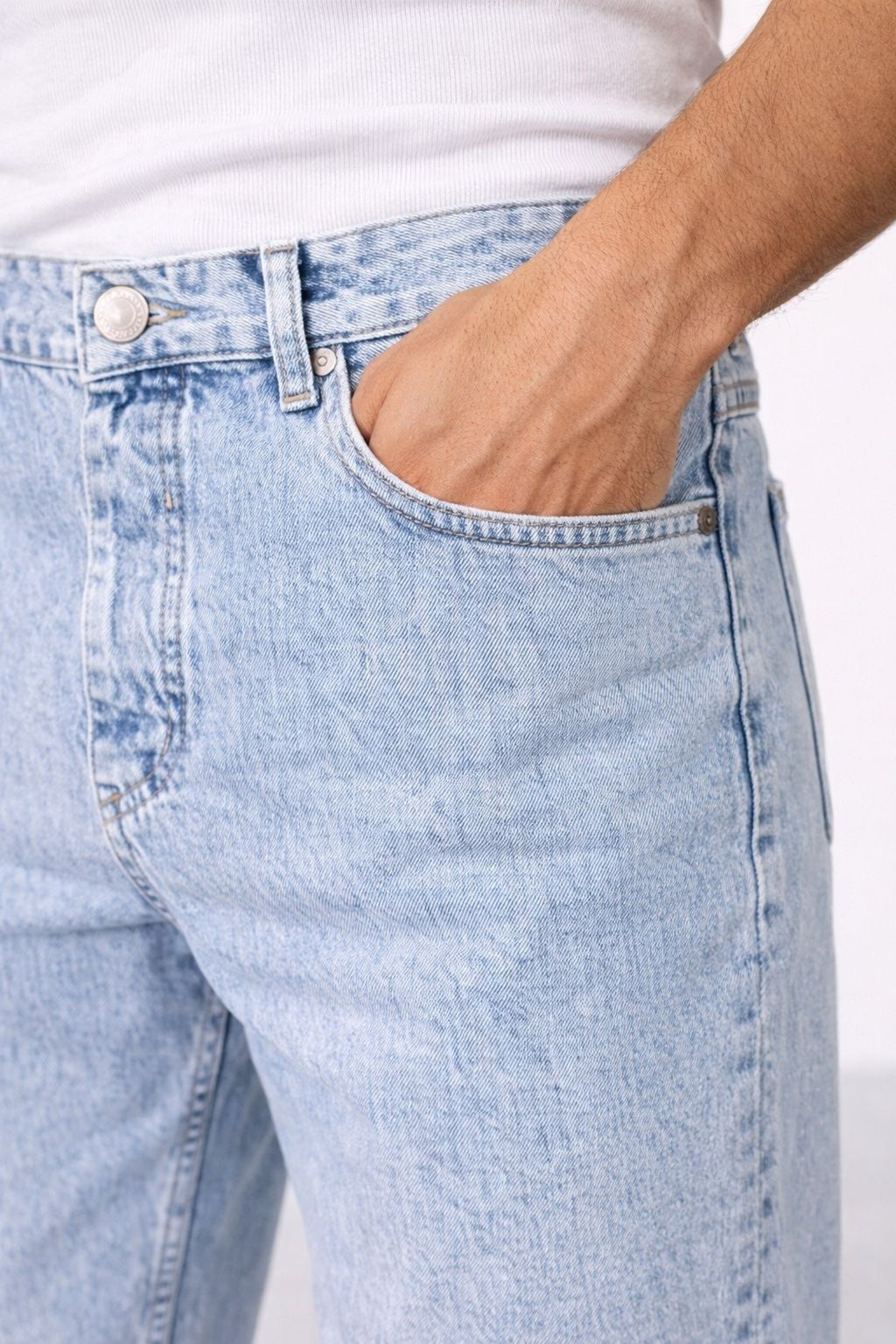 Erkek Açık Mavi Yıkamalı Rahat Kalıp Pantolon Günlük Konforlu Modern Kesim Şık Tasarım